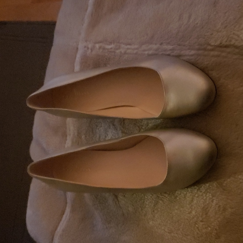 Cole Haan gold pumps size 8m